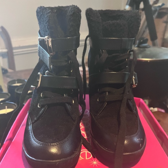 Shoedazzle platform black suede wedge calf boots with straps & buckles size 9.5 - Picture 4 of 6